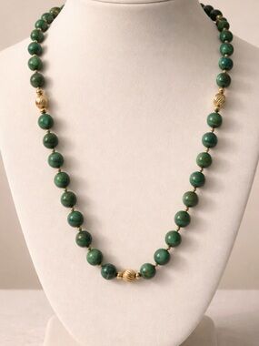 Vintage Emerald Green Beaded Necklace with Gold Accents